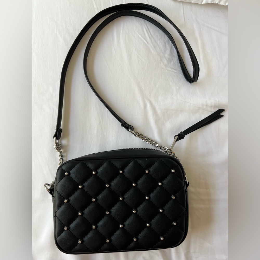 🆕 🖤 Rebecca Minkoff 🖤 Black Quilted Crossbody Bag with Silver Chain